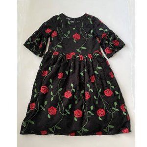 Like New Pippa & Julie Black Lace Dress with Red Roses Girls Size 10